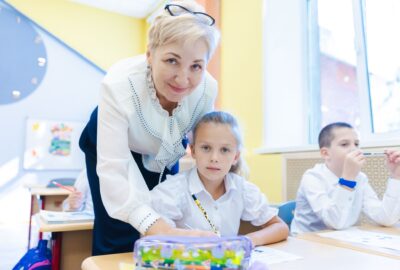 Педагоги начальных классов могут принять участие в конкурсе «Первый учитель»
