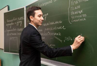 Сергей Кравцов: «Присуждение премий 1250 лучшим педагогам России подчеркивает статус профессии учителя»
