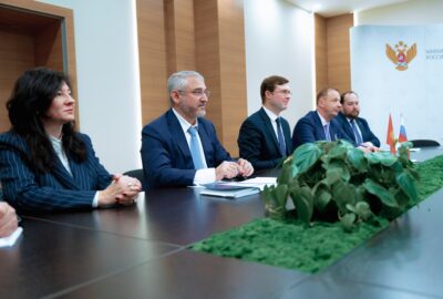 Россия и Киргизия развивают сотрудничество в издании учебников и повышении квалификации педагогов