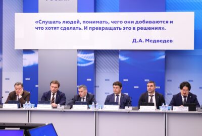 Сергей Кравцов сообщил, что в 2025 году запланированы капитальный ремонт и оснащение порядка 1 300 школьных зданий